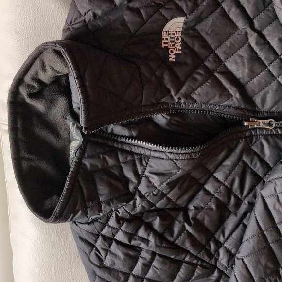 The North Face Black Quilted Bomber Jacket - Picture 3 of 5
